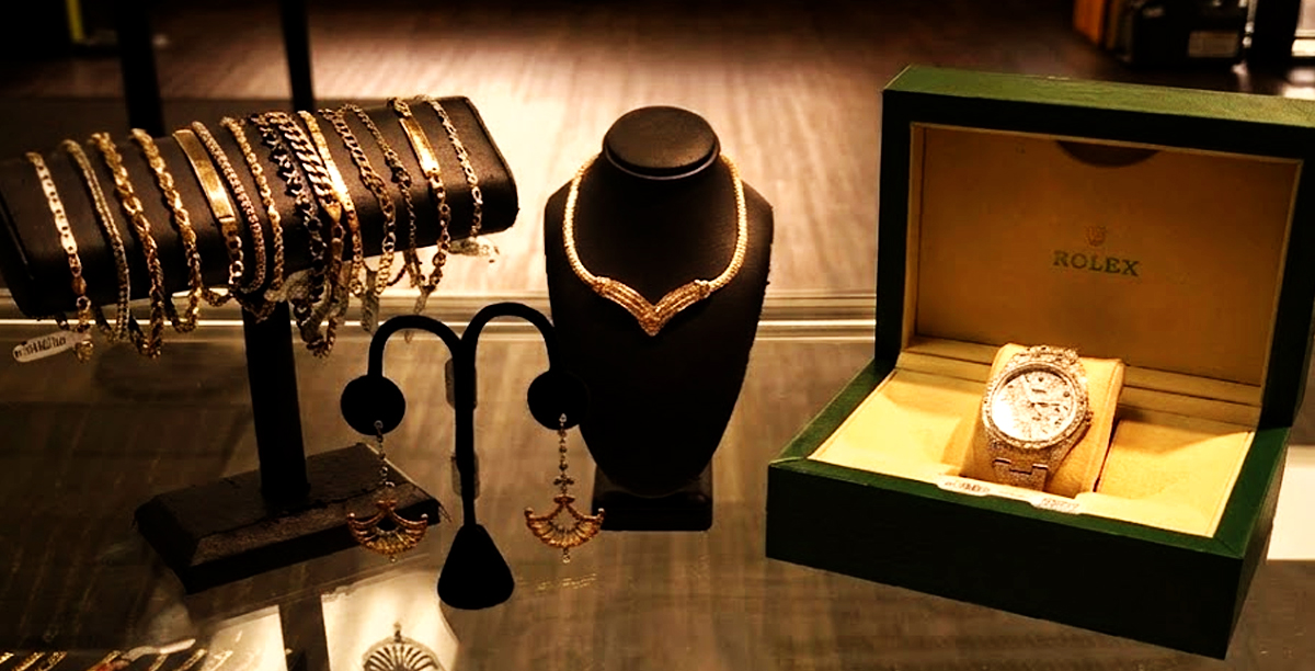 Gold jewelry and luxury watches for sale in Orlando